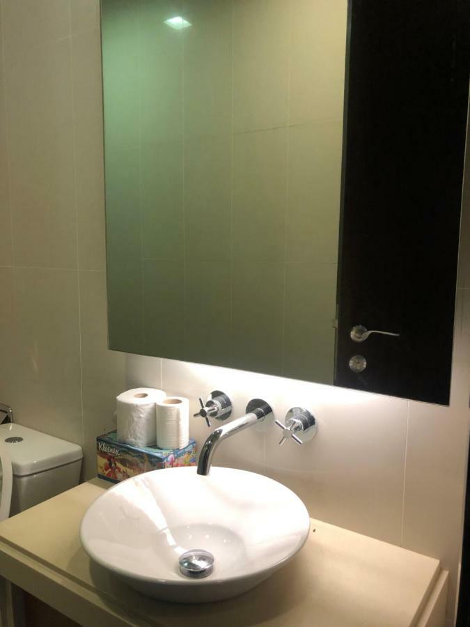 The Suites At Waterside Straits Quay By Plush Bagan Jermal Habitación foto